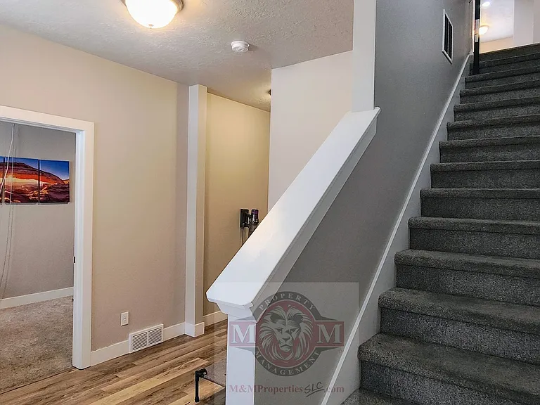 7887 S 5440 W — Photo 6