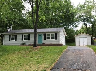 118 Cedardale Ln, King, NC 27021
