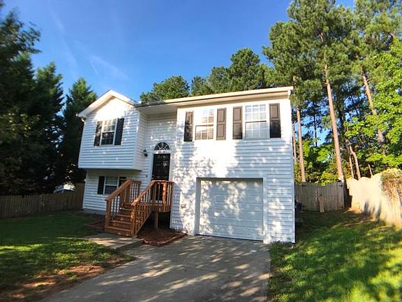 3rd image of 2803 Bombay Dr