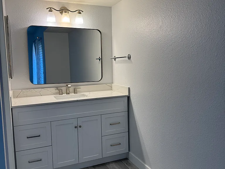 3275 Caminito Eastbluff #206 — Photo 18