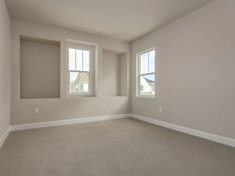 906 Woodbury Ln — Photo 16