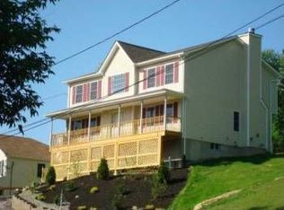 11 Toll House Ct, Newburgh, NY 12550