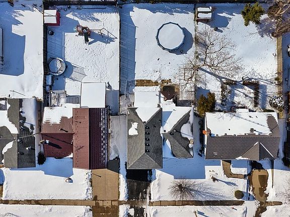 4th image of 6035 Belaire Ave