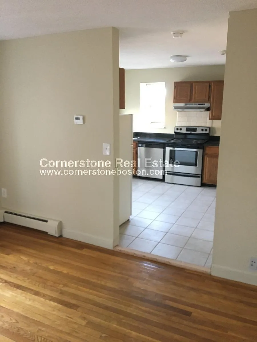 Building Photo - 144 Saint Botolph St #43