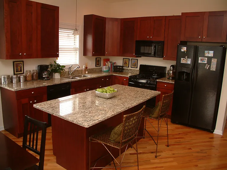1528 W Greenleaf Ave #2W — Photo 12