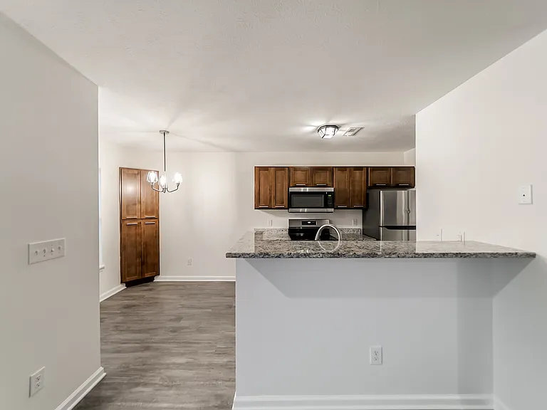 Ashton Place Apartments — Photo 19