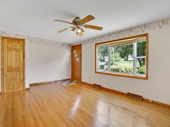 5th image of 152 Kendall St