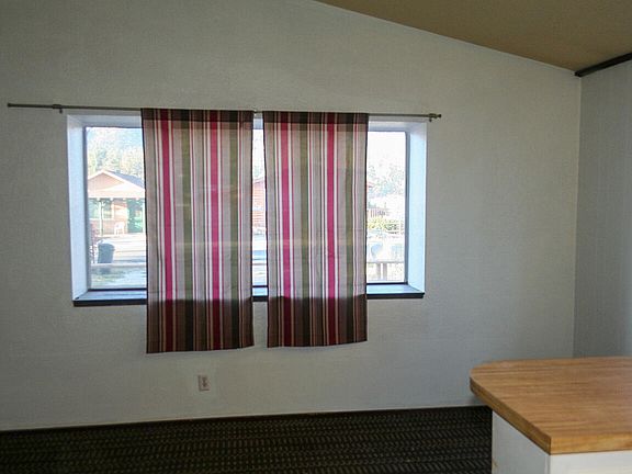 5th image of 1002 W Fairway Blvd