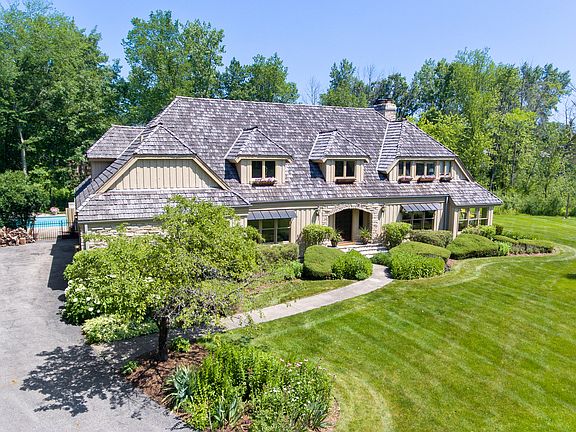 2nd image of 1489 Heritage Ct