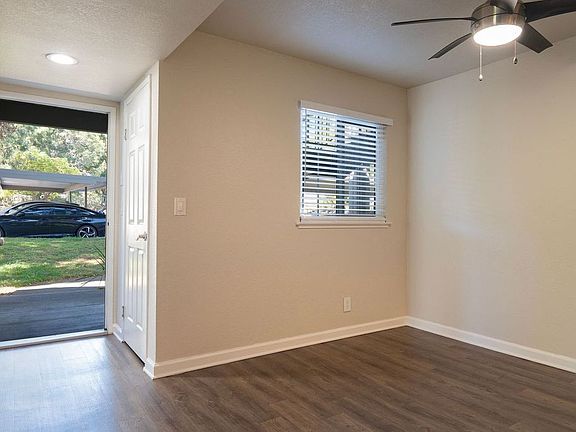 5th image of 410 Canyon Oaks Dr APT E