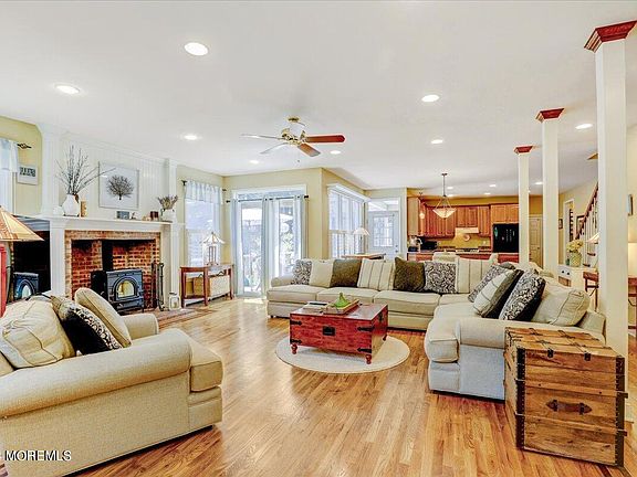 5th image of 1813 Hidden Pond Lane