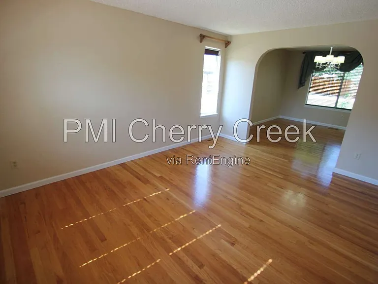 9800 Foxhill Cir — Photo 3