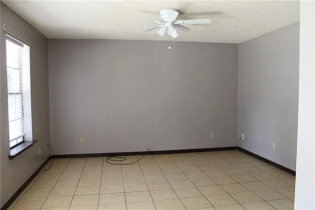 Building Photo - 17540 Beverly Dr #E