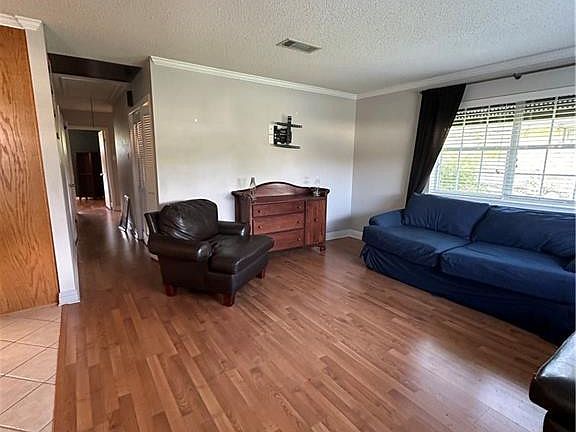 4th image of 120 Ravey St