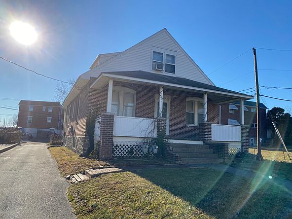 3rd image of 104 E Oak Ln #A