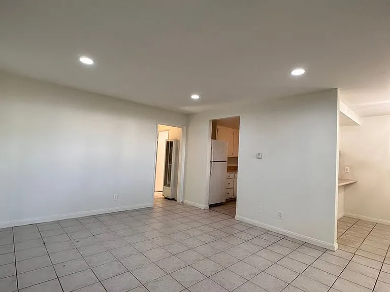 2277 Channel Dr — Photo 3