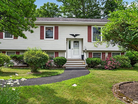 2nd image of 24 Rossignol Avenue