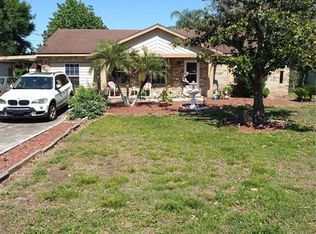 33934 Clara Dr, Leesburg, FL 34788