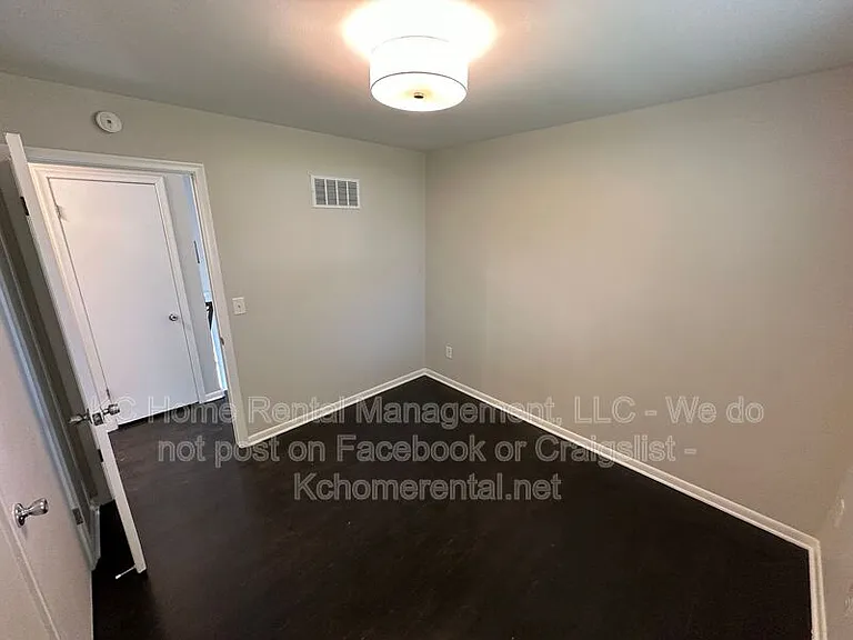 5012 Powell Ave — Photo 16