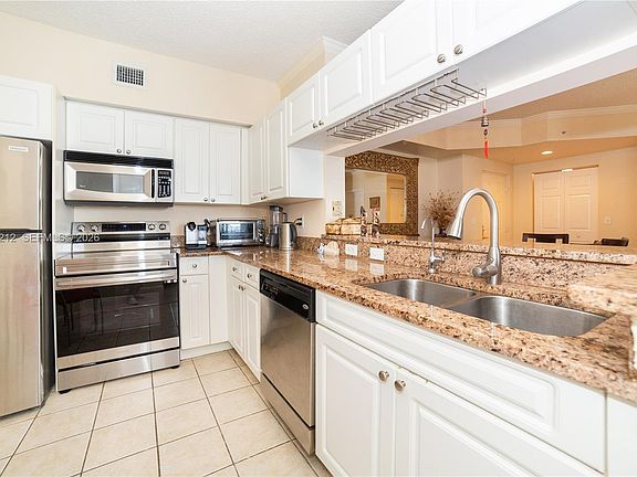 5th image of 17150 N Bay Rd APT 2207