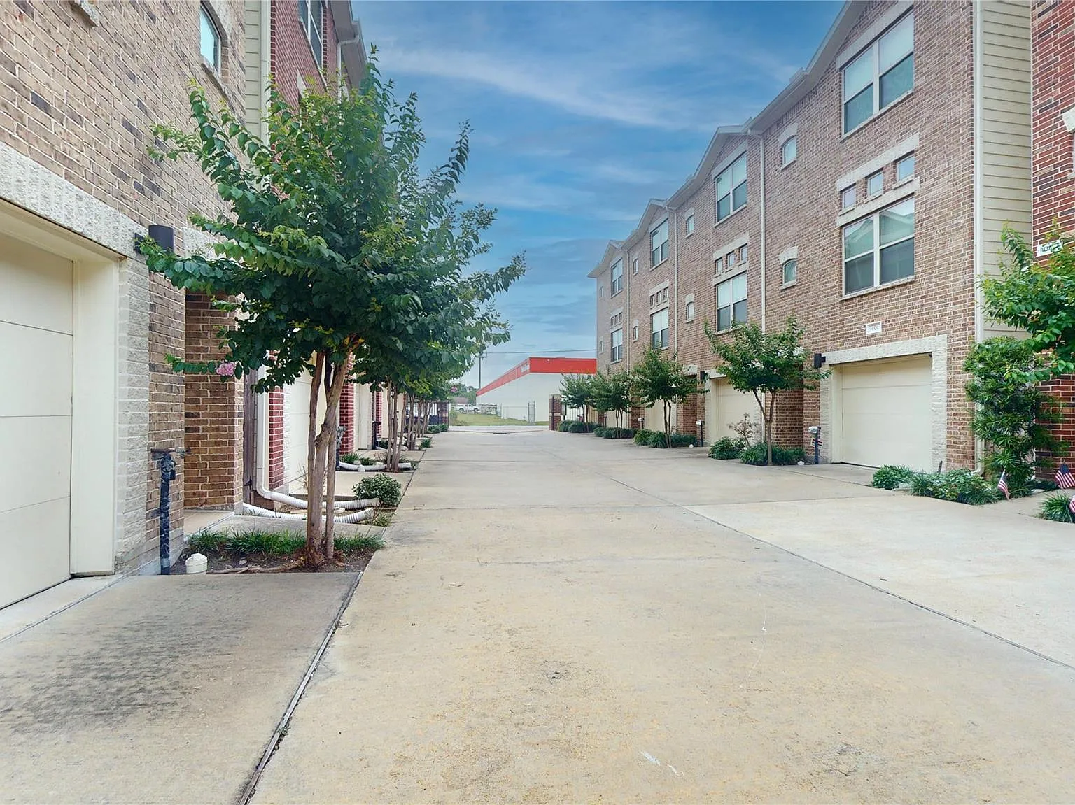 2710 Hullsmith Dr — Photo 3