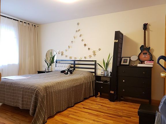 3rd image of 2628 30th St APT 3R