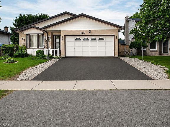 3rd image of 762 Railton Ave
