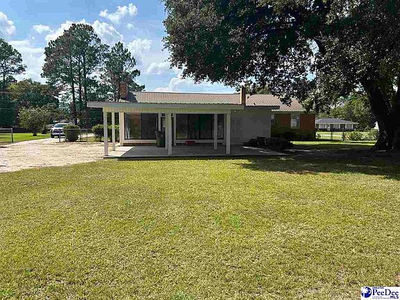 5th image of 402 Lakeshore Dr