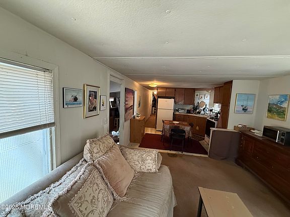 4th image of 15 Pinewood Trail