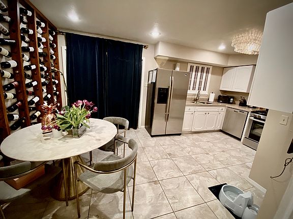 3rd image of 350 Thunderbird Dr APT 40
