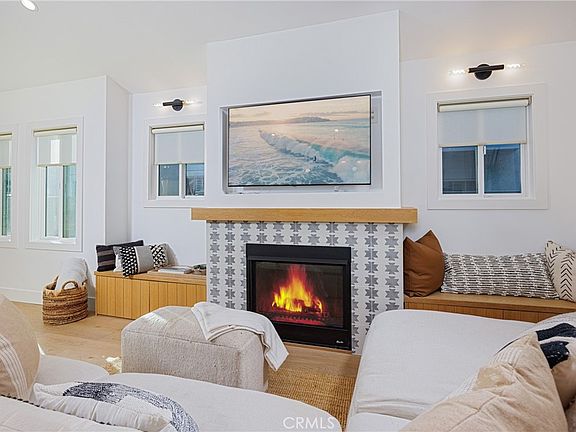 4th image of 122 E Bay Ave