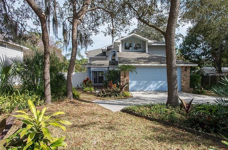 1st image of 702 1st Ave N
