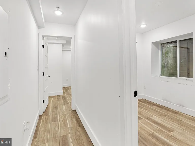 1153 N Front St #1R — Photo 18