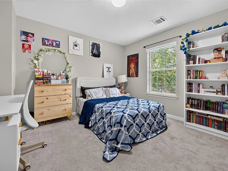 112 Latitude Ln — Photo 13