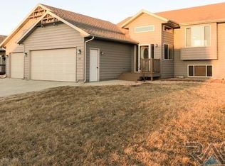 606 Raven Ave, Harrisburg, SD 57032
