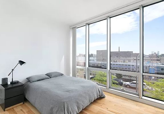 5th image of 5-19 Borden Ave #2H