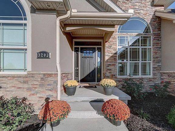 2nd image of 3203 Coveview Ct