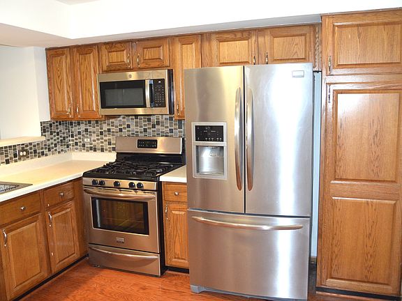 4th image of 1609 Orchard Ave