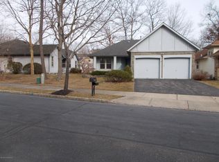 4 S Baker Dr, Jackson, NJ 08527