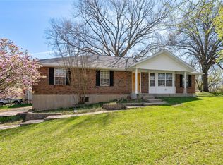 291 Maple Dr, Fenton, MO 63026