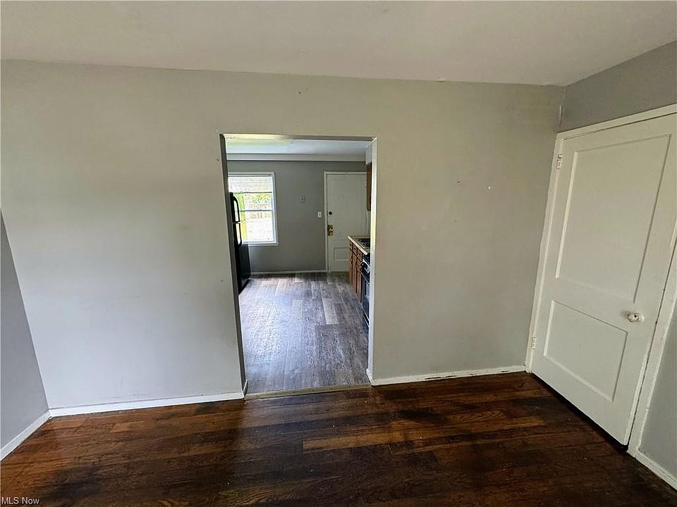 1st image of 924 N Central Dr #924
