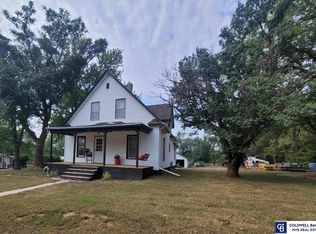 1001 N Academy Ave, York, NE 68467