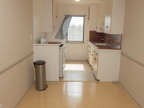 2nd image of 3405 Keystone Ave APT 12