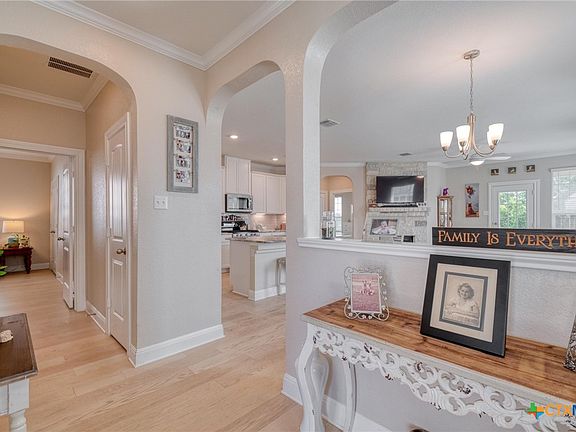 5th image of 333 Fort William St #23