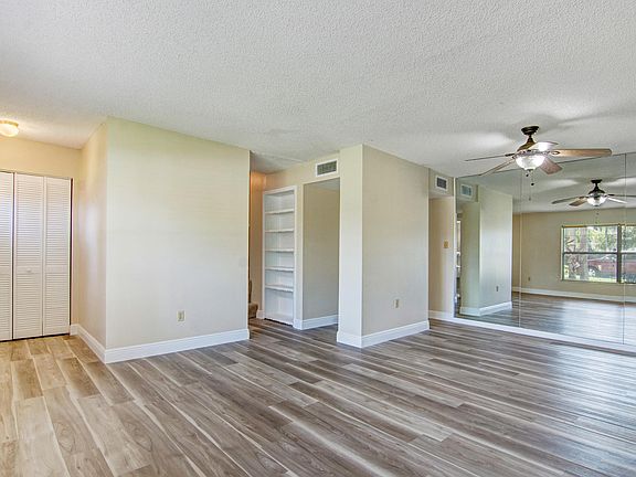3rd image of 448 Blue Jay Ln #33