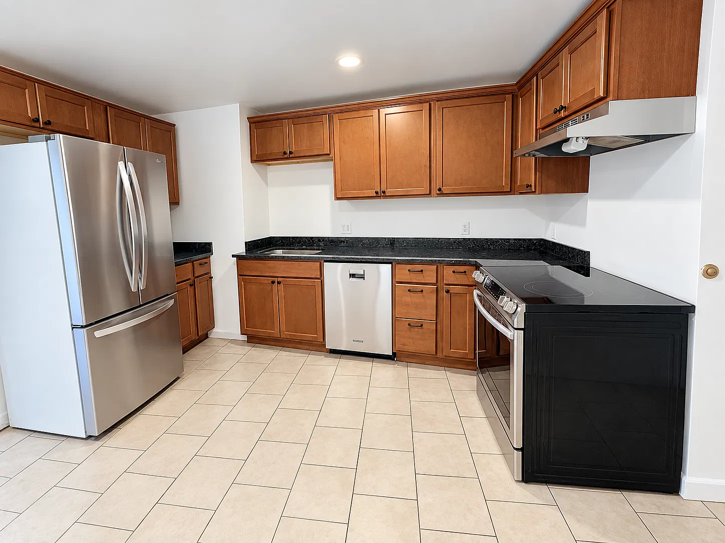 2 bed, 1.5 bath, 1200 sqft, $1,700 — Photo 2