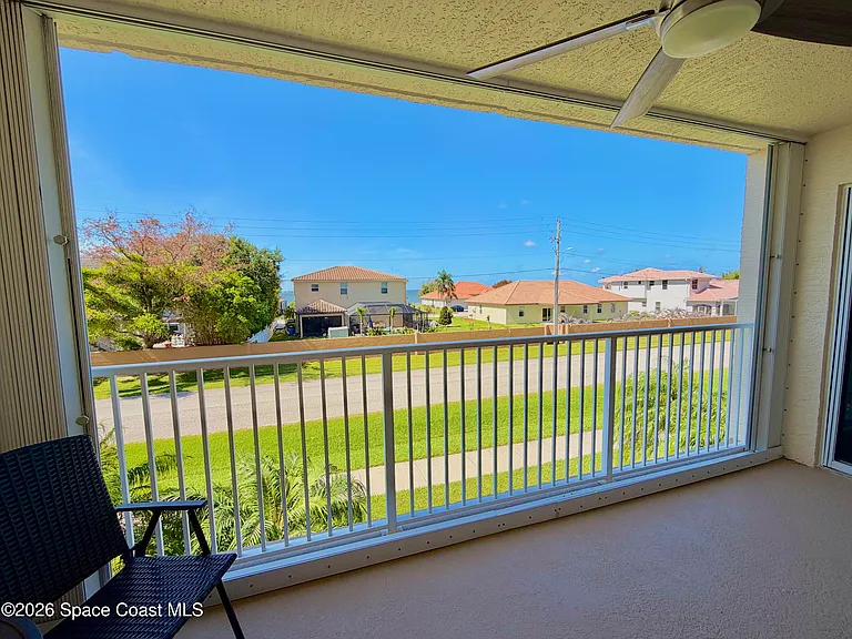 551 Casa Bella Dr #204 — Photo 4