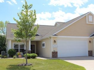 1751 Oak Hollow Ln UNIT 1-5, Neenah, WI 54956