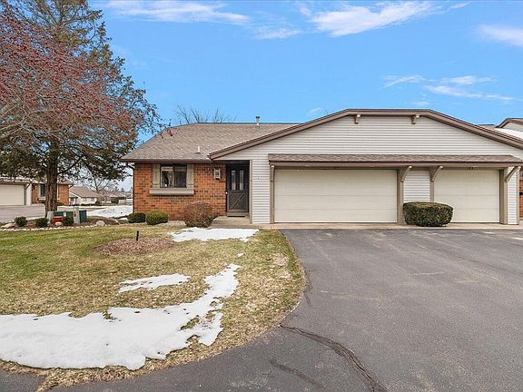 3rd image of 124 Parkside Dr