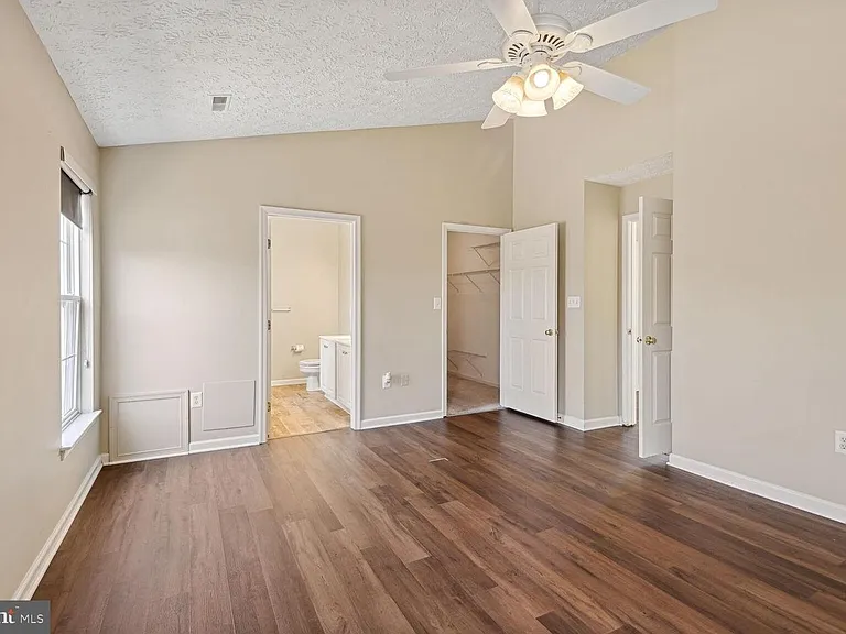 8322 Lyndhurst St — Photo 27